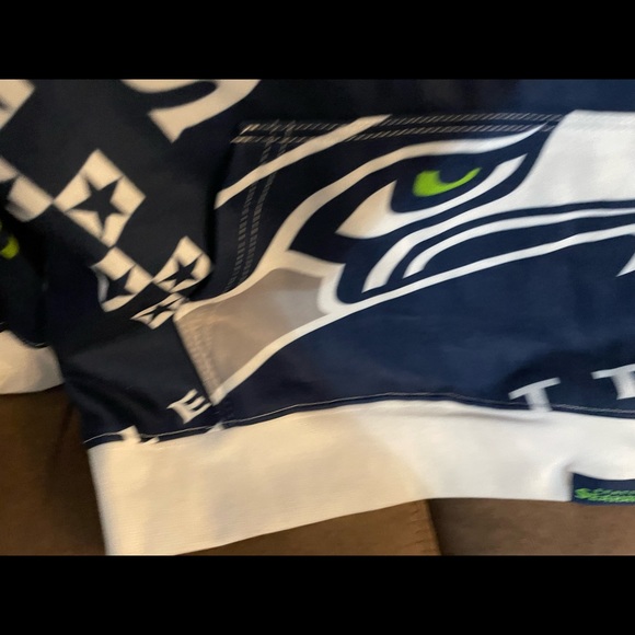 Seattle Seahawks Youth Hoodie - Picture 3 of 10